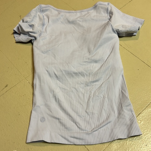 Lululemon EBB to street shirt with built in bra - Picture 2 of 2